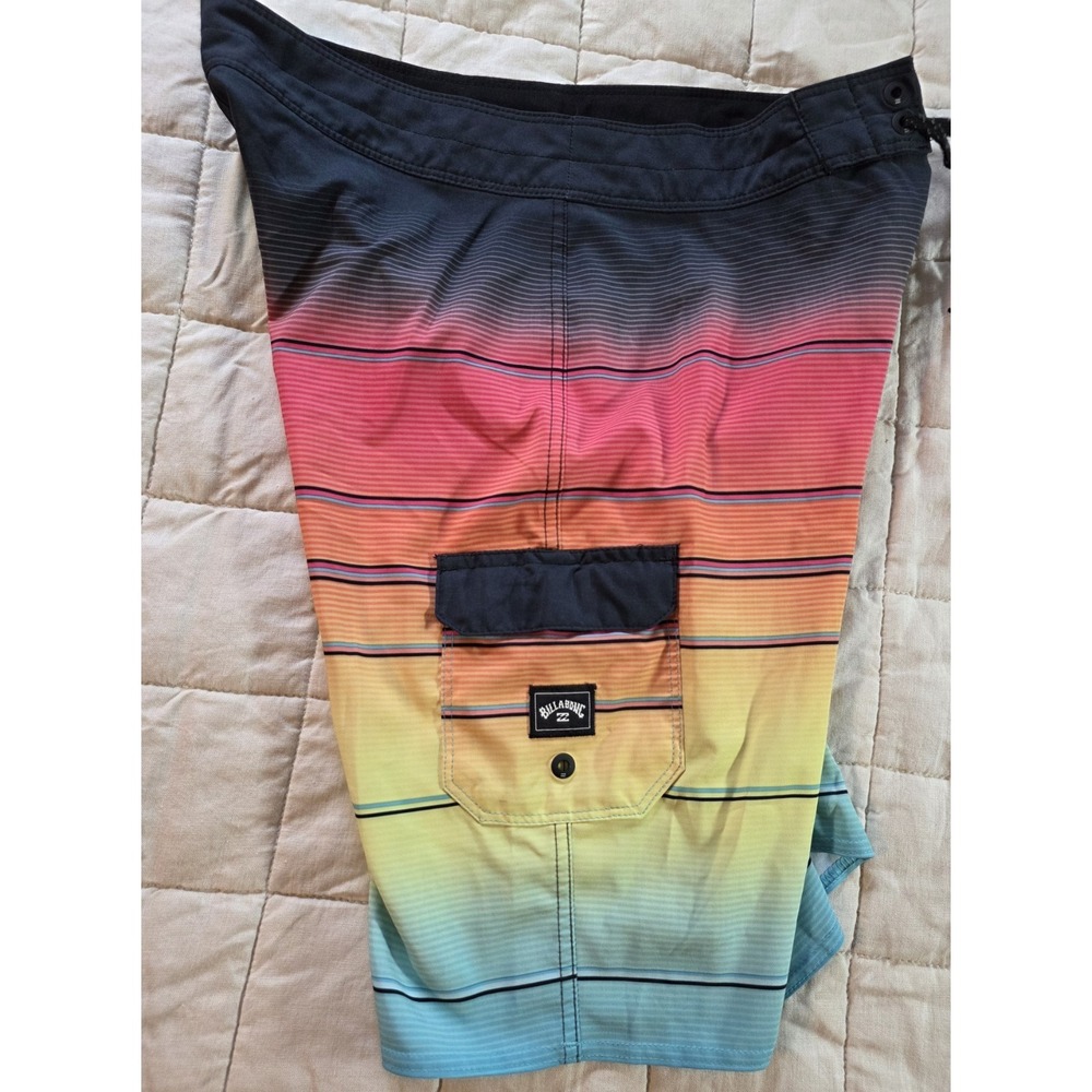 Billabong Board Shorts Mens 28 Rainbow Striped Swim Pool Water All Day Pro